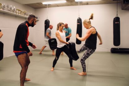 Fighting fit – fartfyllda friskvårdspass kör igång på alla hjärtans dag