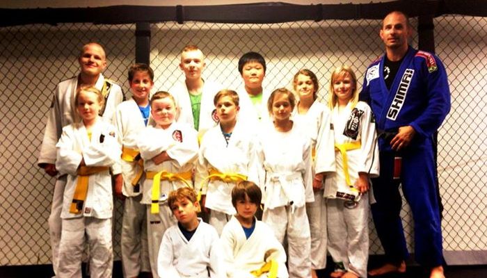 Gladius mma utbildar fem barninstruktörer