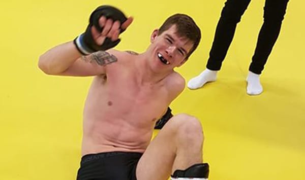 Armbar-vinster på frontier open