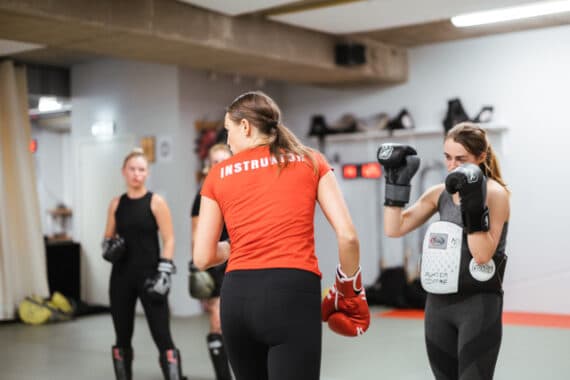 Instruktör thaiboxning - nadia deland storm